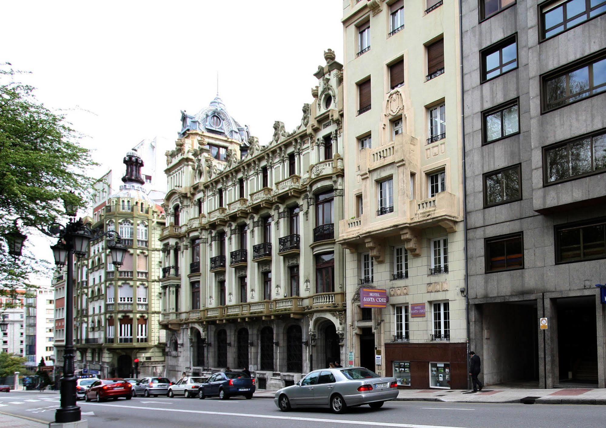 Santacruz Hotel Oviedo Exterior photo