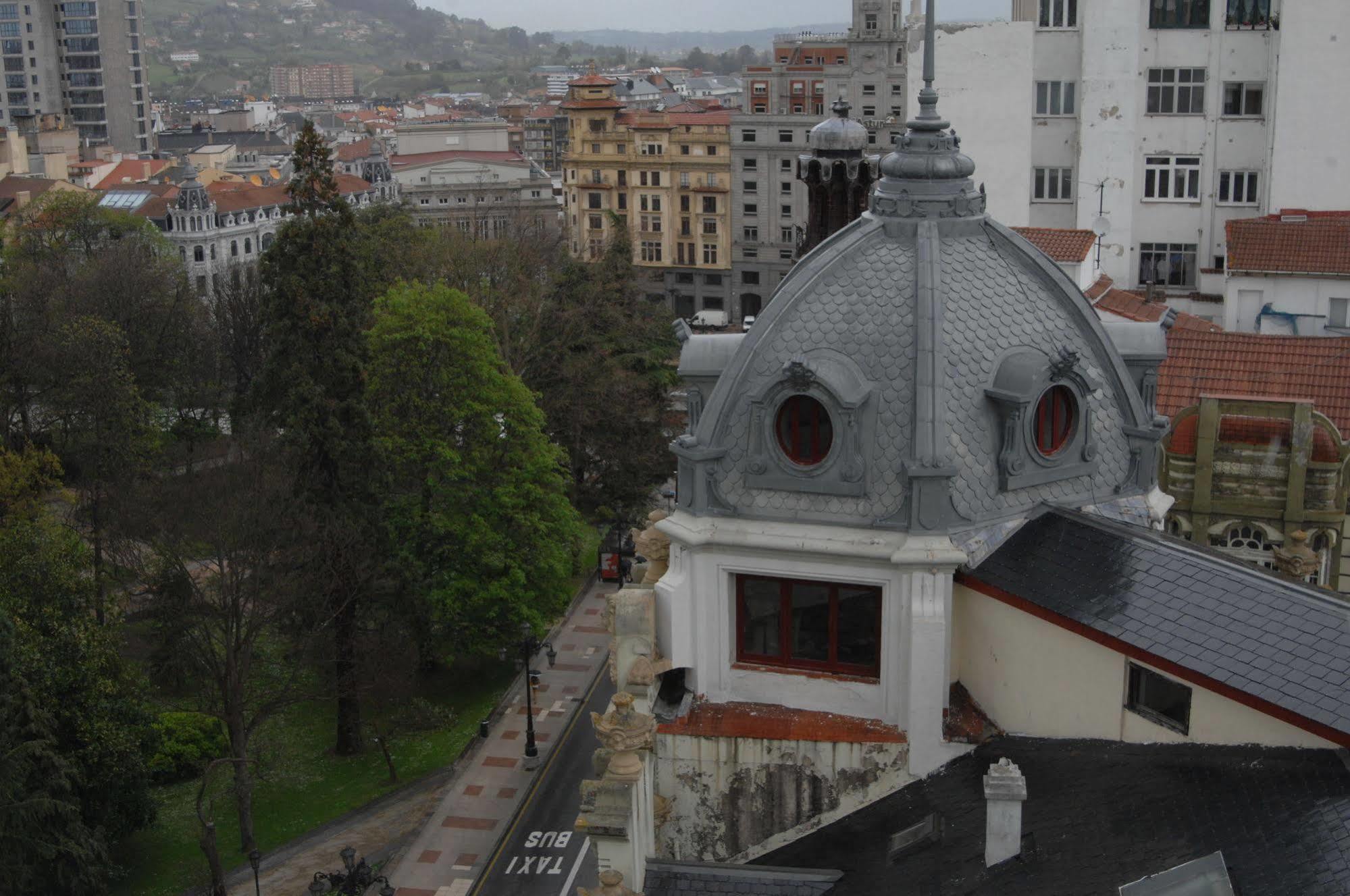 Santacruz Hotel Oviedo Exterior photo